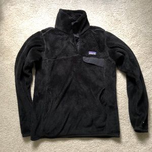 Black Patagonia fleece pullover